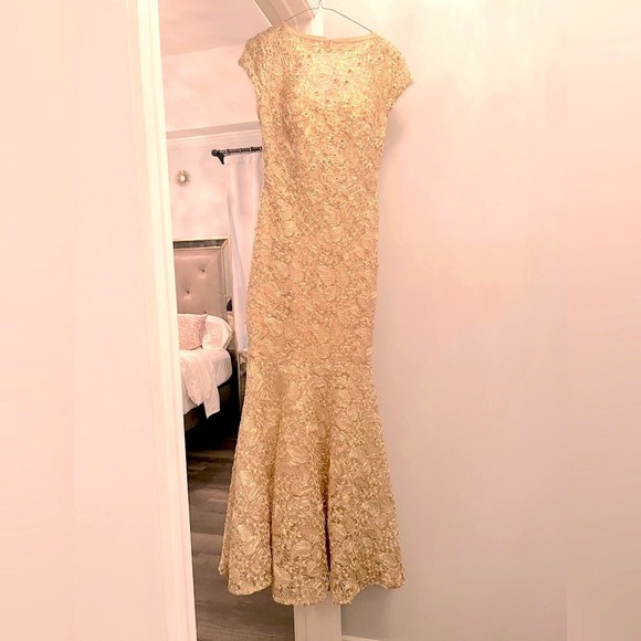 Clarisse bateau mermaid gold sequin size 4 evening gown - Picture 7 of 17